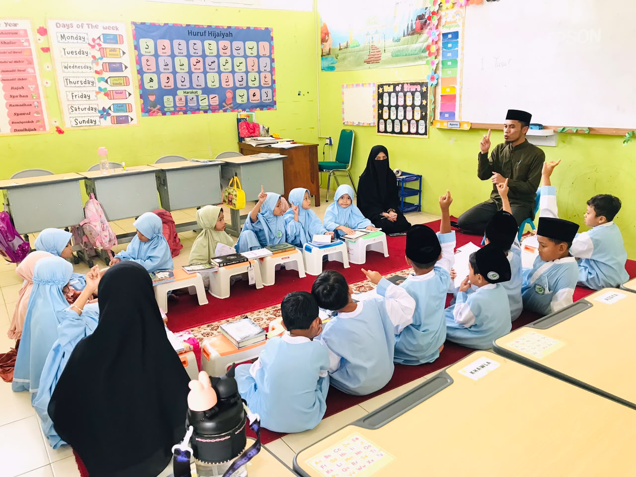 5 Manfaat Program Tahfidz untuk Anak SD, Apa Saja?
